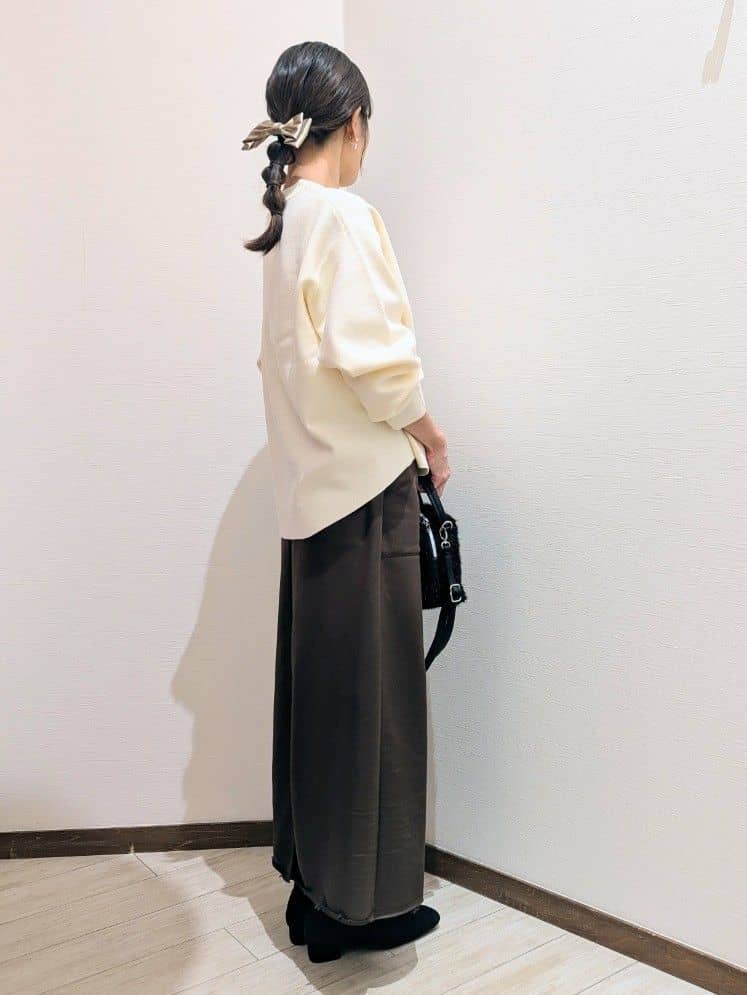 asa.さんの「SHOO･LA･RUE｜【洗濯機可】やわらかレザー調ナロースカート」を使ったコーディネート