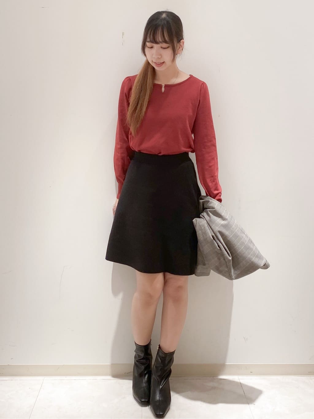 yurinaさんの「index｜パール調パーツ付きクルーネックニット【洗濯機OK】《8col／XS～3L》」を使ったコーディネート