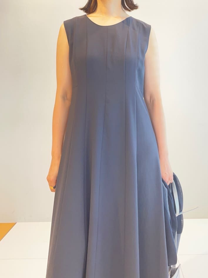 murayamaさんの「INDIVI｜【美シルエット】ノースリーブワンピース」を使ったコーディネート