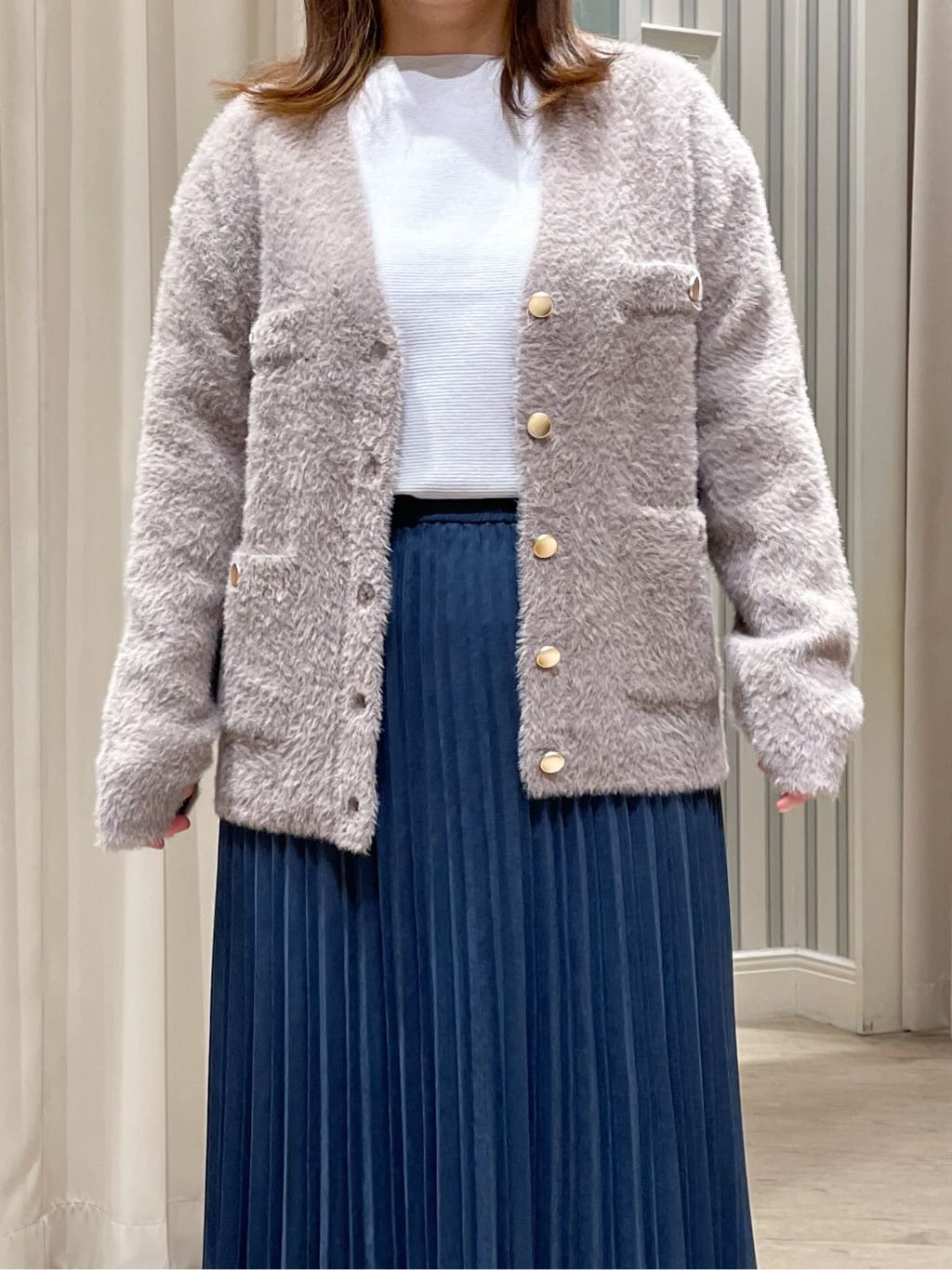 asaさんの「grove｜軽やかフェザーで魅せる、クラシカルな主役カーディガン」を使ったコーディネート