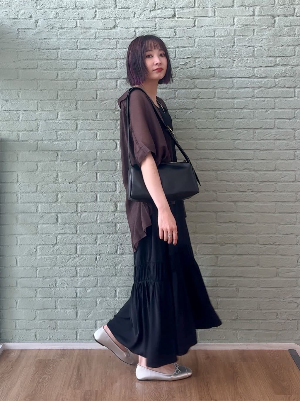 𝐜𝐡𝐢𝐤𝐚さんの「SHOO･LA･RUE｜大人のシアー感 ラメが華やかな楊柳ポンチョシャツ」を使ったコーディネート