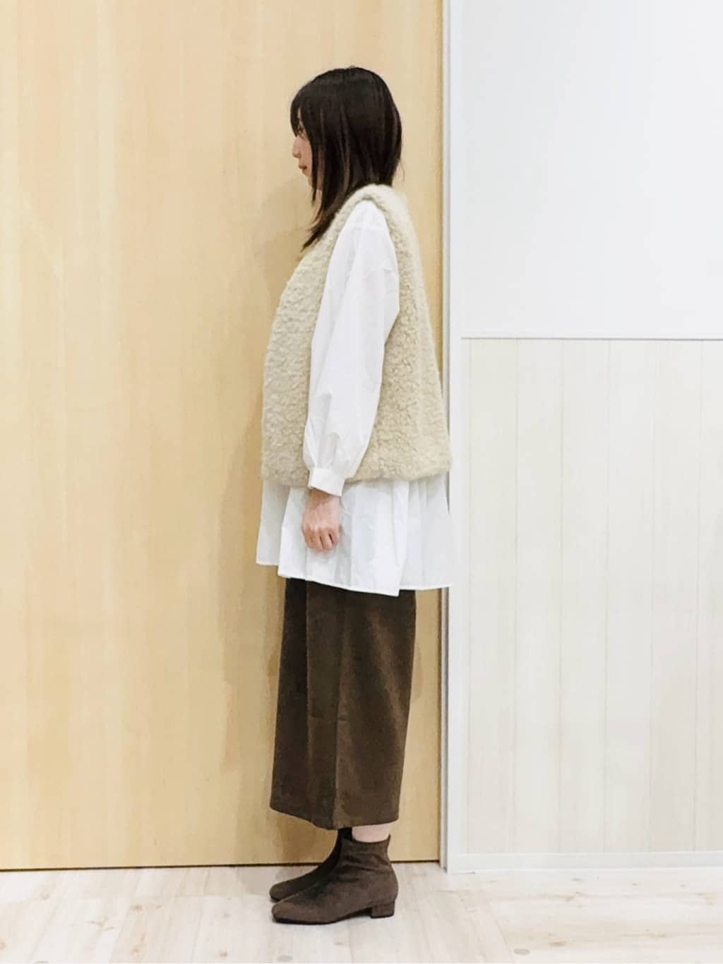 Naさんの「SHOO･LA･RUE｜ふわふわファーベスト」を使ったコーディネート