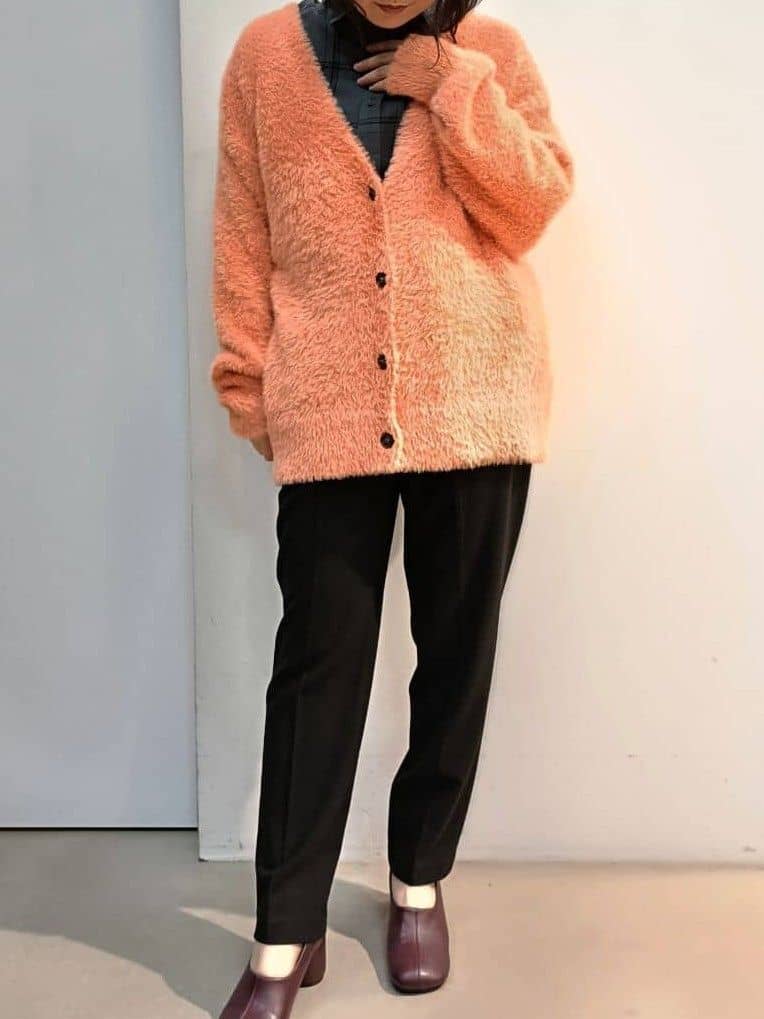 あんさんの「THE SHOP TK｜【ふわふわあったか】フェザーカーディガン」を使ったコーディネート