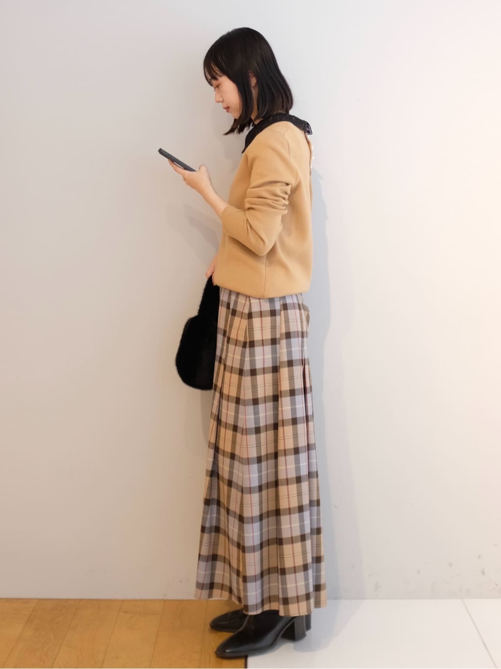 Kishimotoさんの「DRESSTERIOR｜2WAYレースカラーニット」を使ったコーディネート