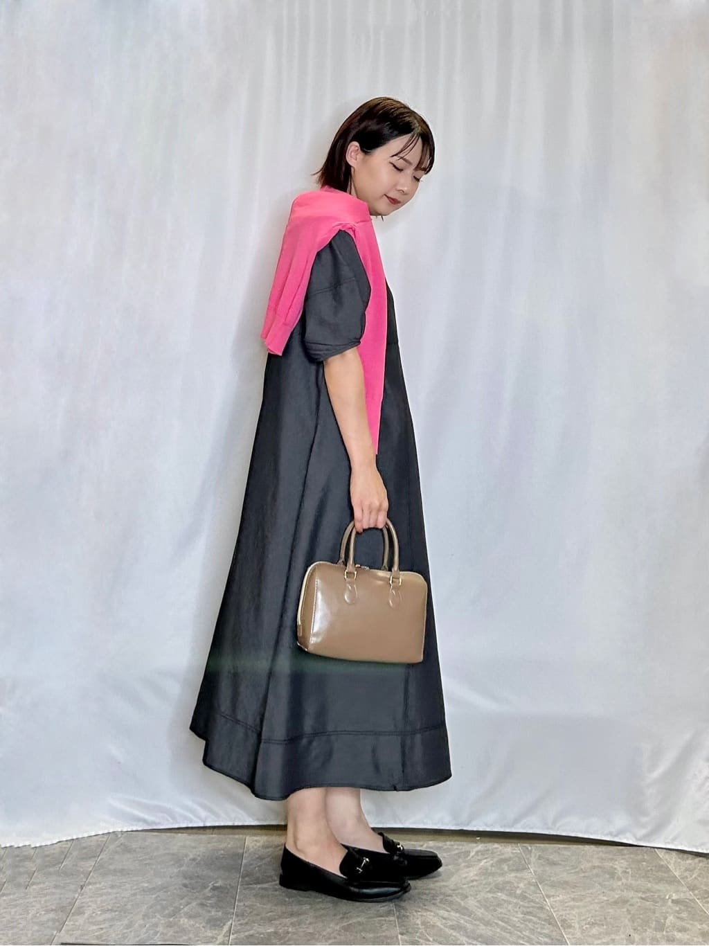 ネリさんの「SHOO･LA･RUE｜【洗える/S-LL/アンサンブル可】大人フェミニン さらっとタッチのニットカーディガン」を使ったコーディネート