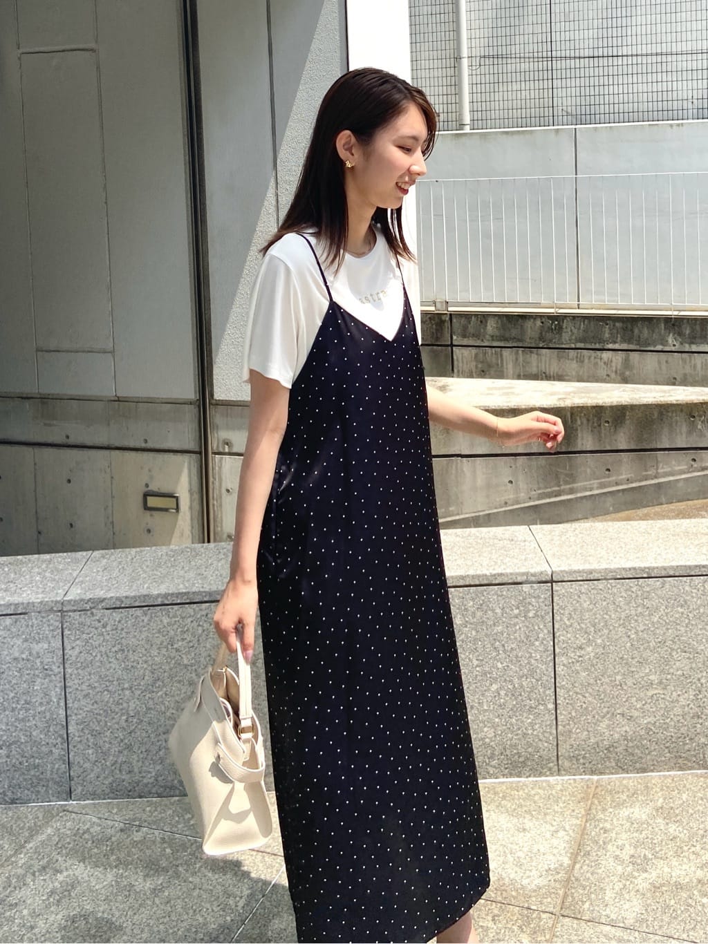 めぐさんの「OPAQUE.CLIP｜メタリック刺繍ロゴTシャツ【接触冷感／洗濯機洗い可】」を使ったコーディネート