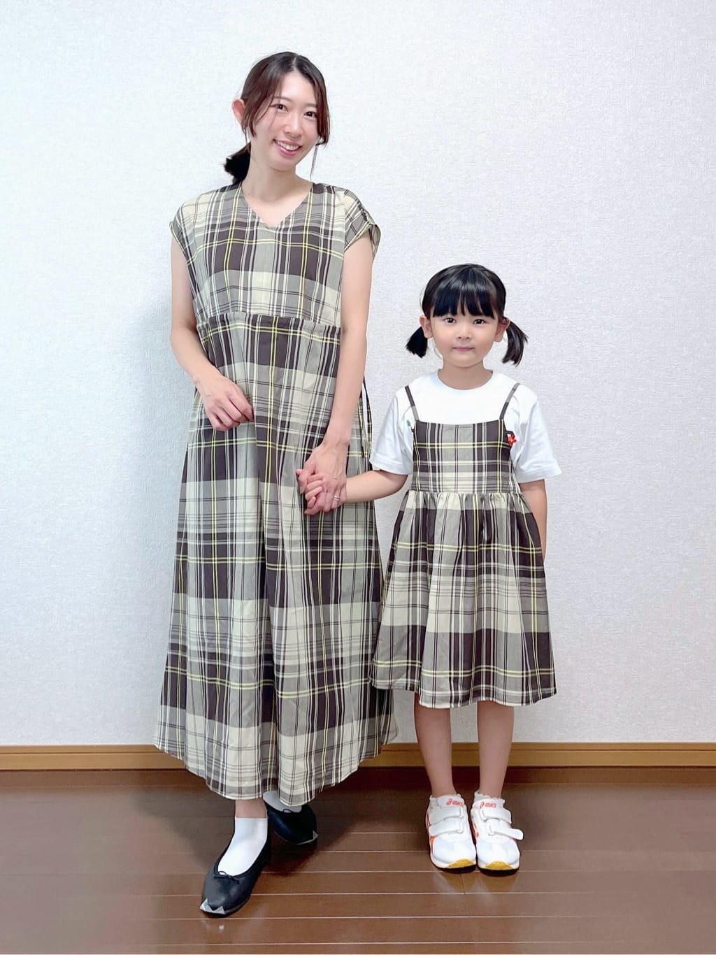 canaさんの「Dessin｜【リンクコーデ・洗える】ウエストドロスト付きチェック柄ワンピース」を使ったコーディネート