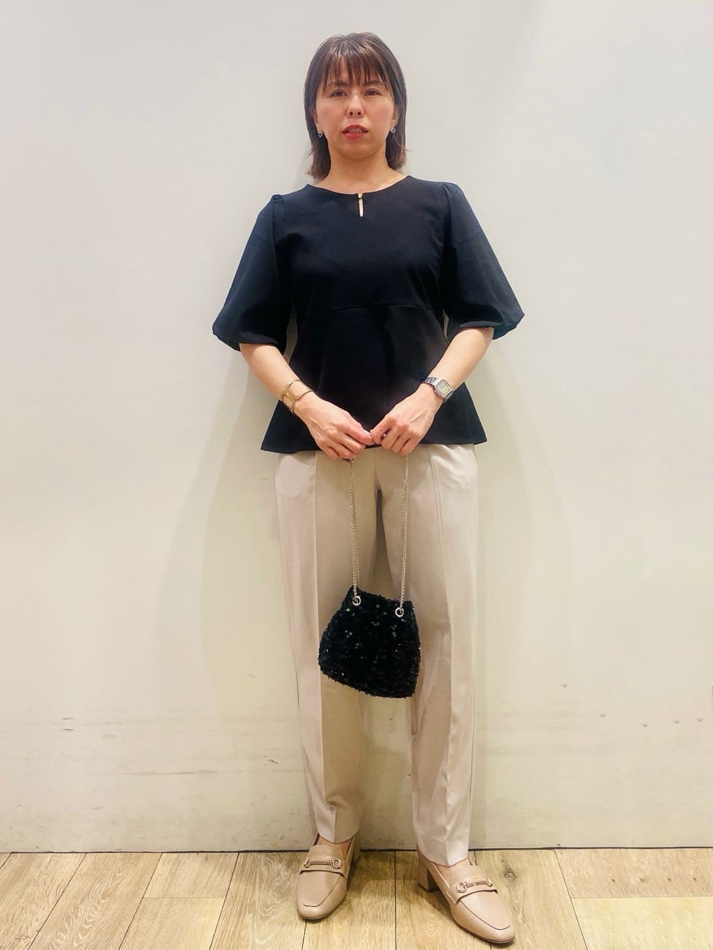 YUKOさんの「index｜《S-LLサイズ》バルーンスリーブペプラムトップス【洗濯機洗い可／接触冷感／UVケア】」を使ったコーディネート