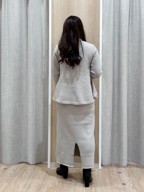 sachiさんの「grove｜【2点SET/体型カバー】一枚で決まる、ペプラムベスト&times;ニットワンピース」を使ったコーディネート