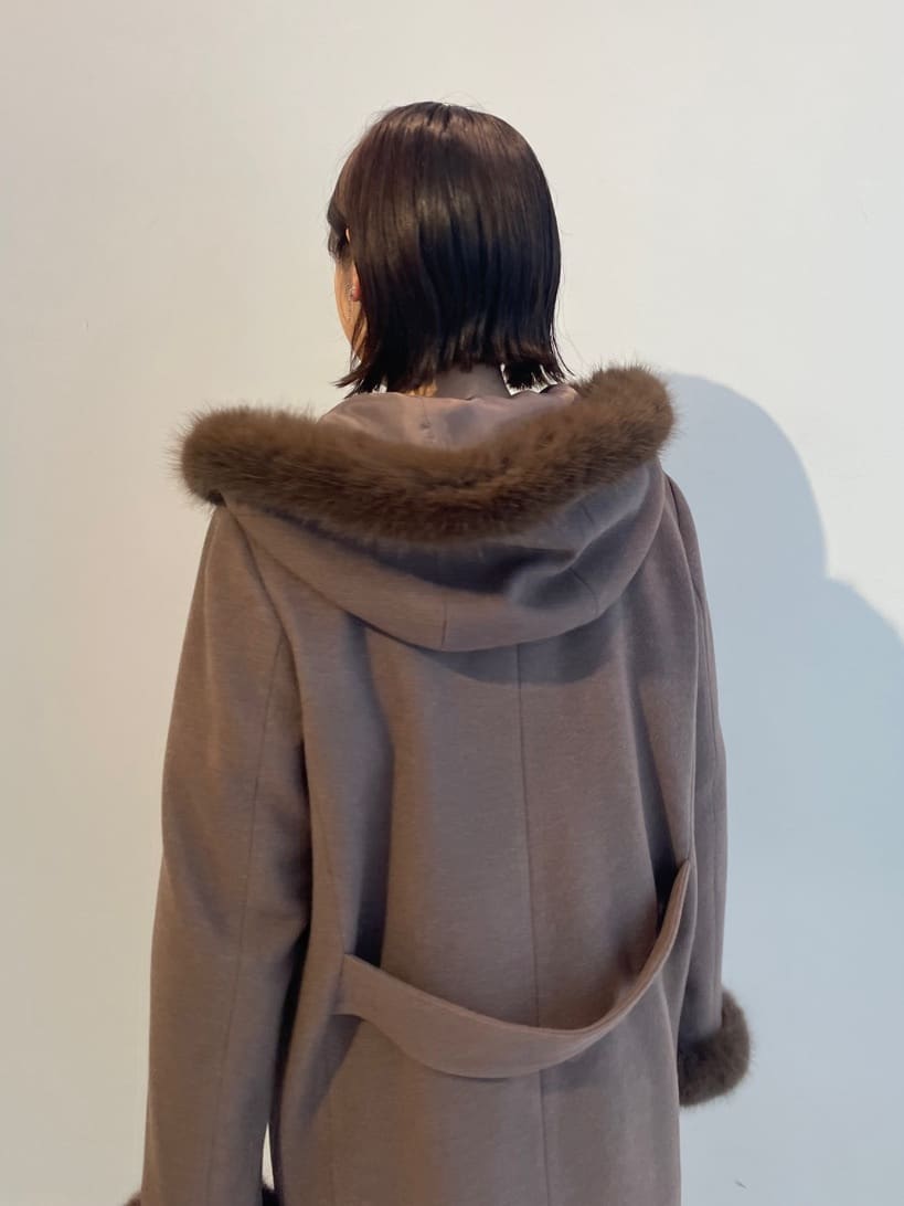 abeさんの「Couture brooch｜【上品華やか・通勤】ラメツイード ワイドパンツ」を使ったコーディネート