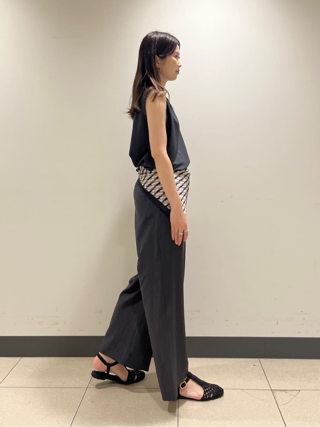 shokoさんの「INDIVI｜【UVケア／SETUP可能】エアリージョーゼット ワイドパンツ」を使ったコーディネート