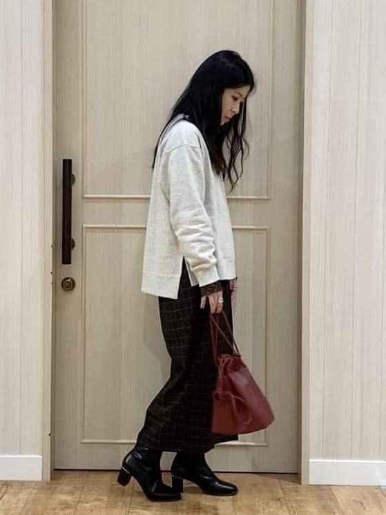 ERIさんの「SHOO･LA･RUE｜グラフィックアソート裏毛スウェット」を使ったコーディネート