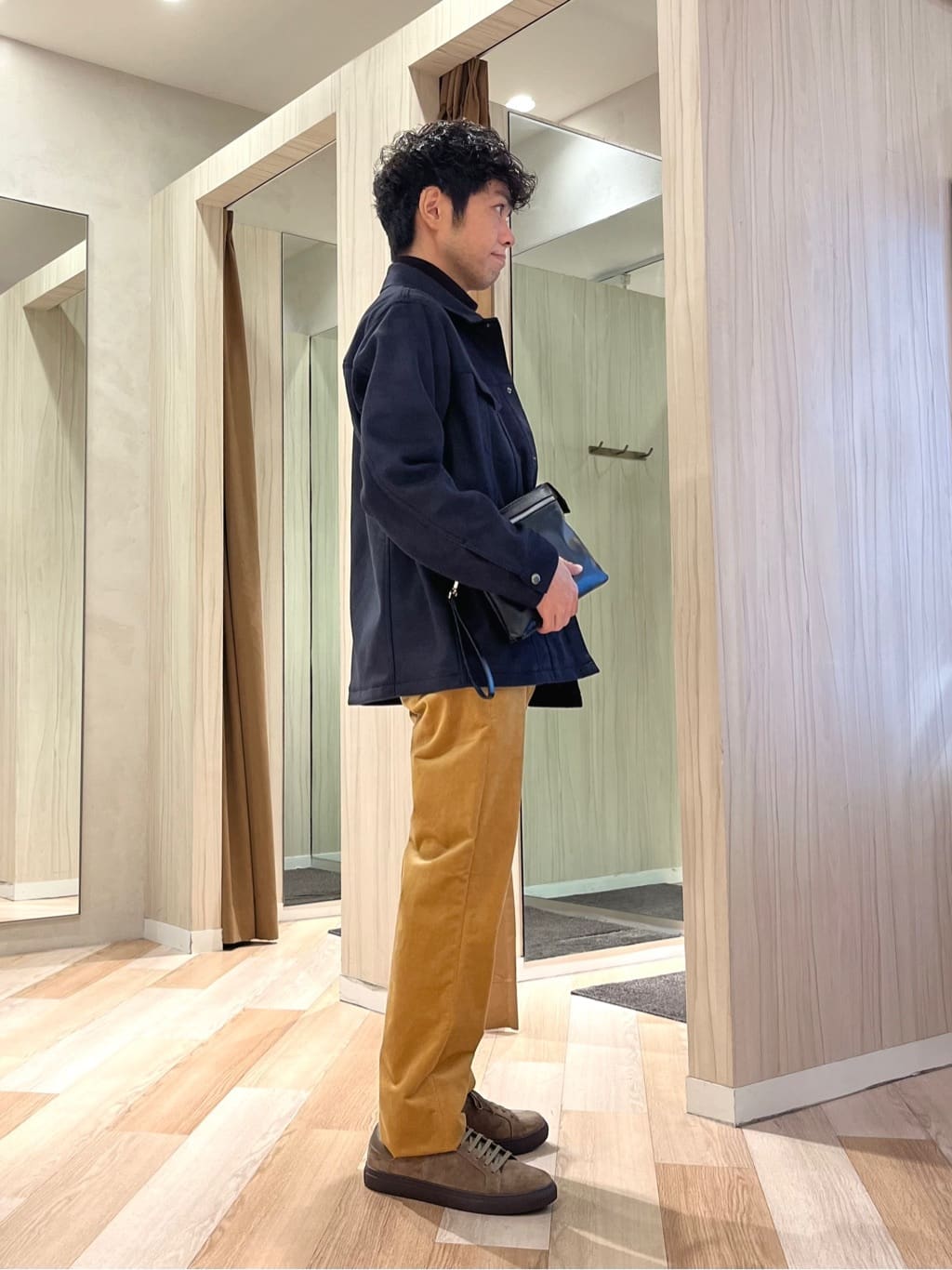 URAさんの「TAKEO KIKUCHI｜アンチピリング タートルネック ニット」を使ったコーディネート