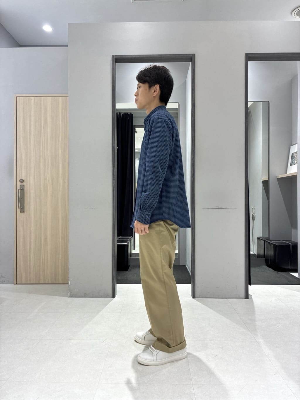 わいずみさんの「TAKEO KIKUCHI｜【抗菌防臭/シーズンレス】シアサッカーギンガムチェック ストレッチシャツ」を使ったコーディネート