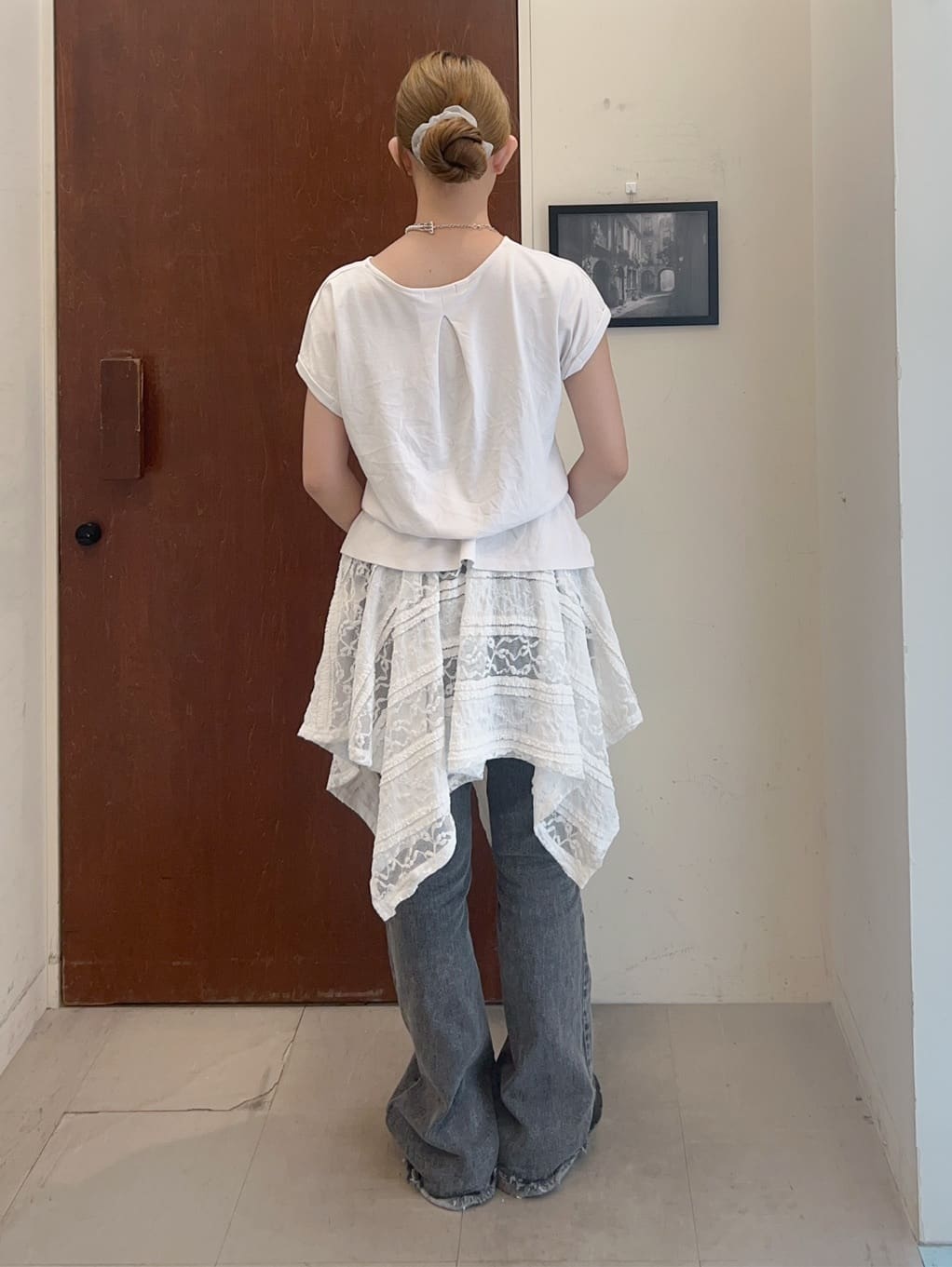 reonさんの「SHOO･LA･RUE｜【2WAY】スカートにもなる イレヘム レースビスチェ」を使ったコーディネート