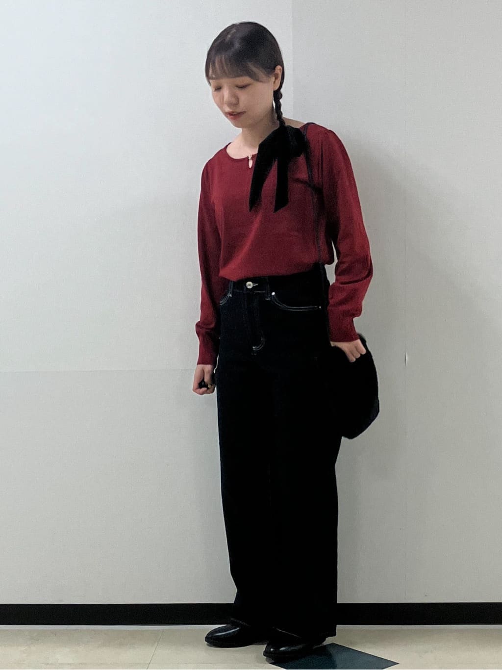 MAYUKIさんの「index｜パール調パーツ付きクルーネックニット【洗濯機OK】《8col／XS～3L》」を使ったコーディネート