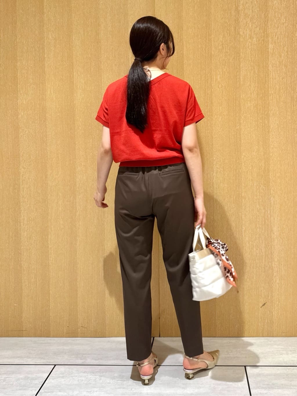nanaさんの「UNTITLED｜【はっ水/後ろウエストゴム/洗える】ストレッチテーパードパンツ」を使ったコーディネート