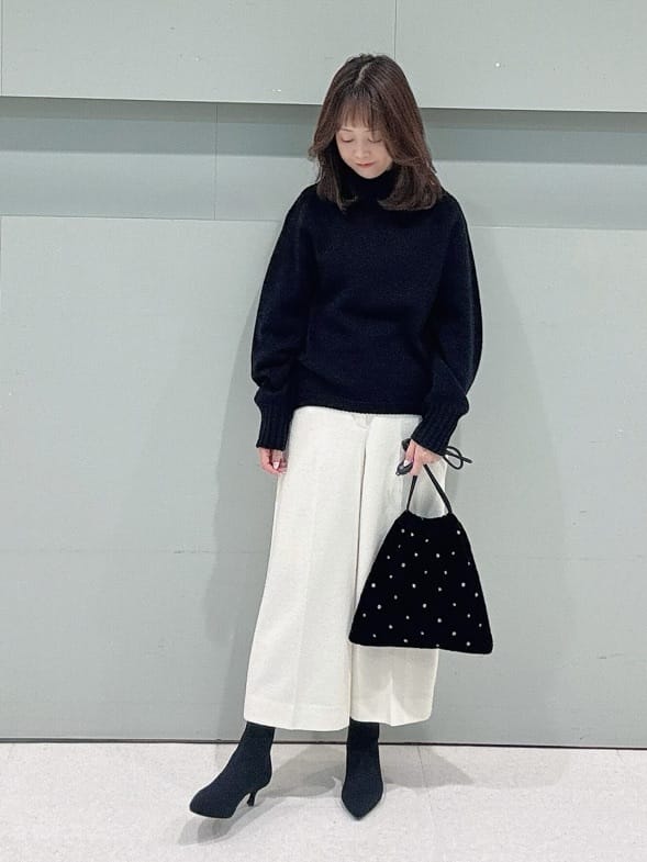 makiさんの「UNTITLED｜【はっ水機能/フード取り外し可】ミディダウンコート」を使ったコーディネート