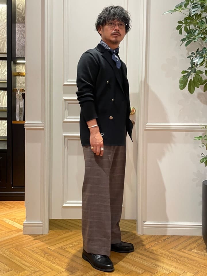 鶴田大士さんの「DRESSTERIOR｜ダブルブレスト ニットジャケット」を使ったコーディネート