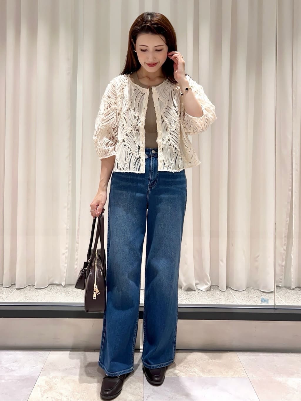 maiさんの「OPAQUE.CLIP｜シアー刺繍レース前開きブラウス【洗濯機洗い可】」を使ったコーディネート