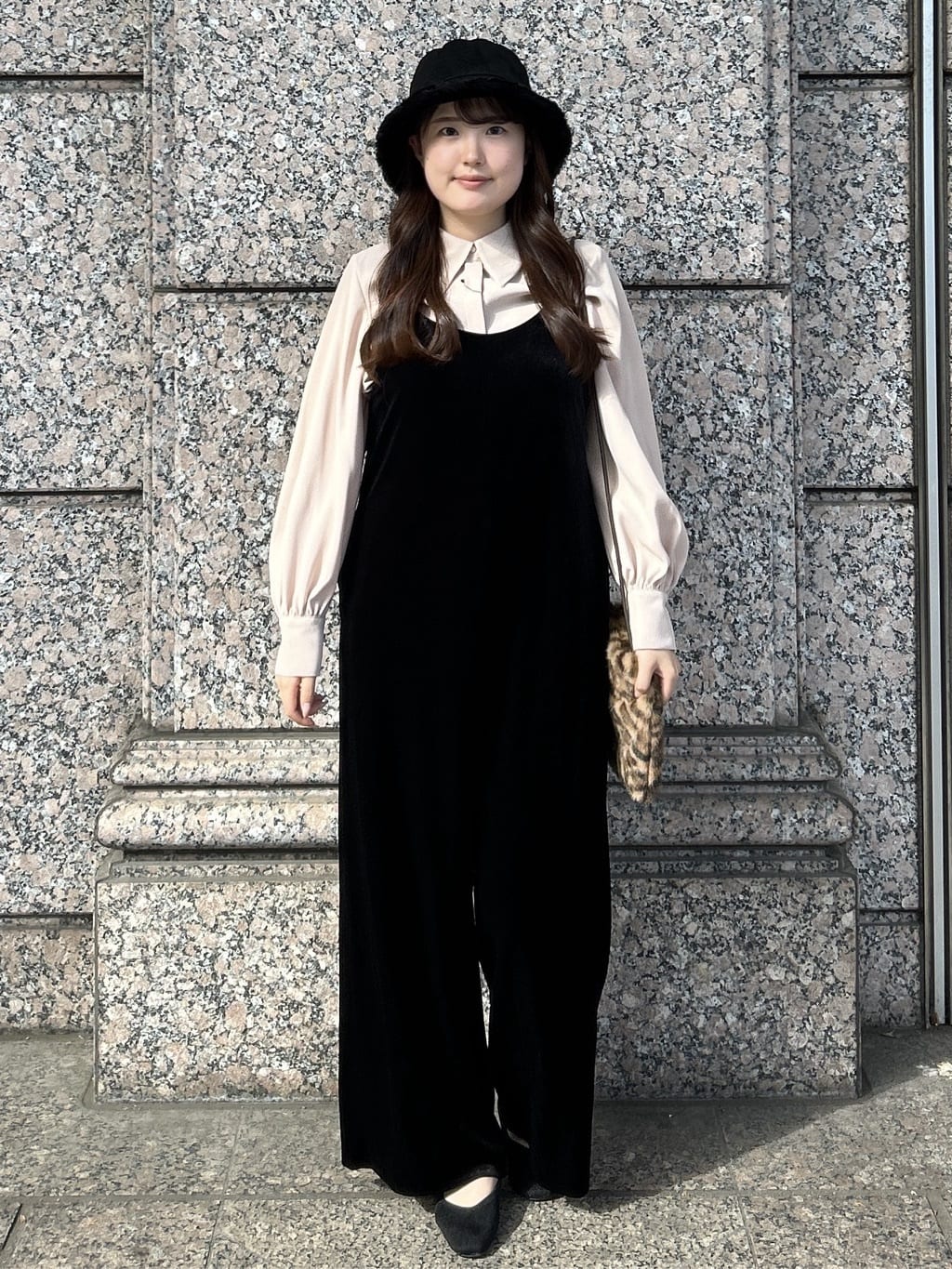 sayaさんの「OPAQUE.CLIP｜【リバーシブル】フェイクムートン&times;フェイクファーバケットハット」を使ったコーディネート