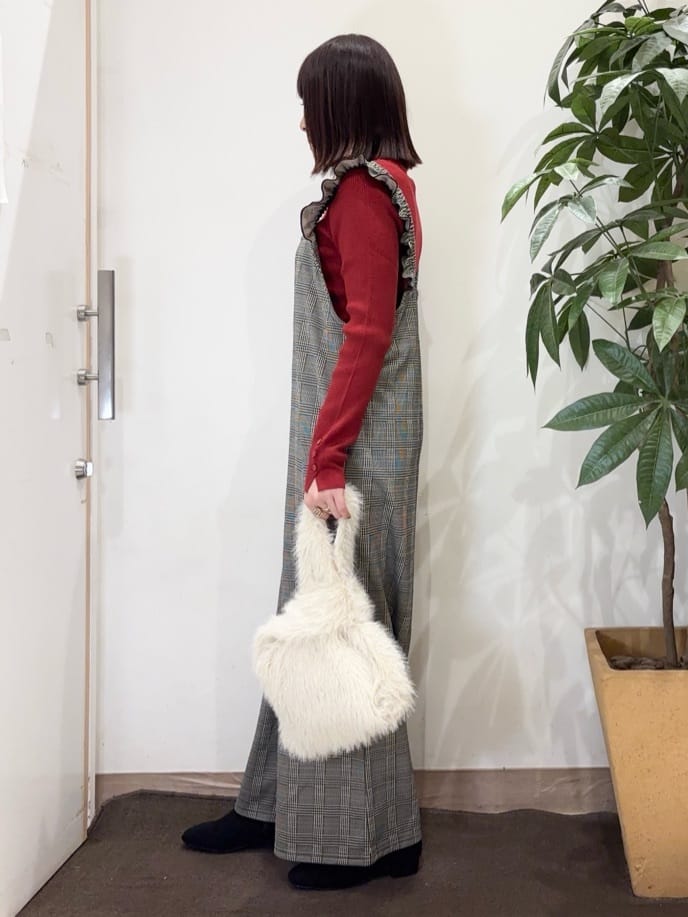 宗形さんの「SHOO･LA･RUE｜【あったか】大人のための チェック柄フリルサロペット」を使ったコーディネート