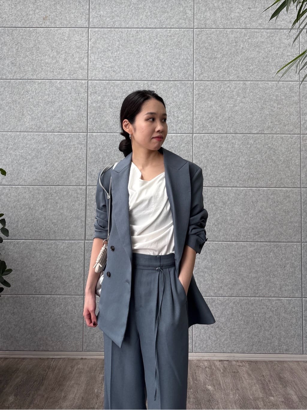 ひなさんの「INDIVI｜【セットアップ対応】ウーステッドライクスラックス」を使ったコーディネート