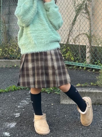 ga_riさんの「THE SHOP TK｜【130・150】フェザークルーネックニット」を使ったコーディネート