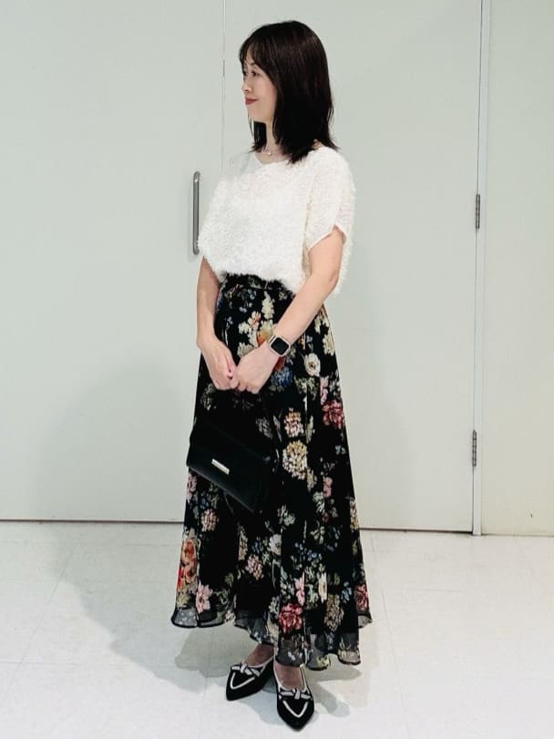makiさんの「UNTITLED｜【セットアップ可/洗える】フェザーフレンチスリーブブラウス」を使ったコーディネート