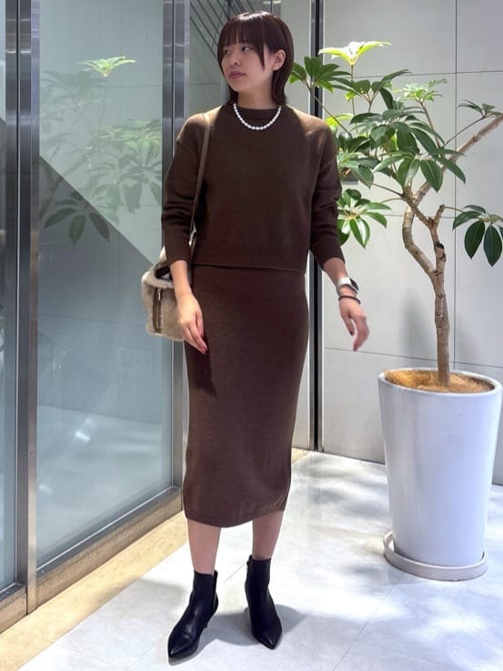 yukaさんの「UNTITLED｜【セットアップ可/ウエストゴム】ラメニットナロースカート」を使ったコーディネート