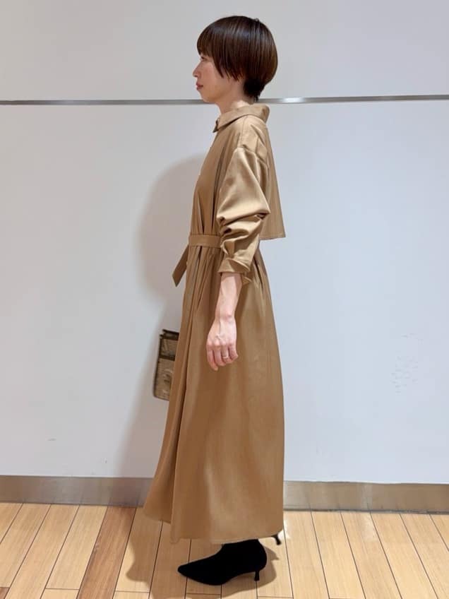 あやさんの「UNTITLED｜【前開きボタン/ベルト付/羽織シャツ/】2WAYトレンチ風ワンピース」を使ったコーディネート