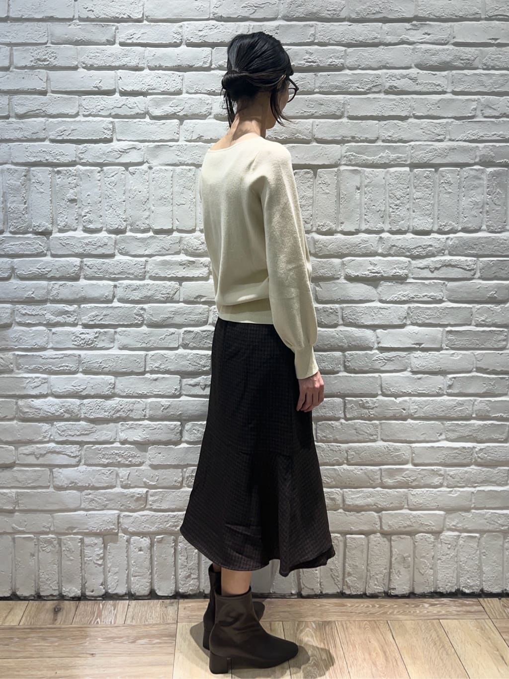 ももちぃさんの「index｜ラメスカラップビジューデザインニット【洗濯機OK】《6col／S～LL》」を使ったコーディネート