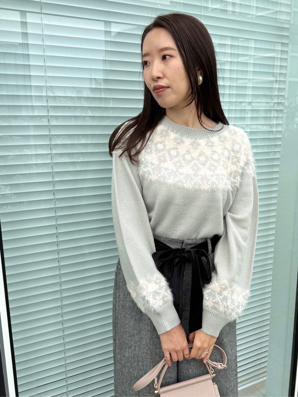 teiさんの「Couture brooch｜【上品華やか・通勤】ラメツイード ワイドパンツ」を使ったコーディネート