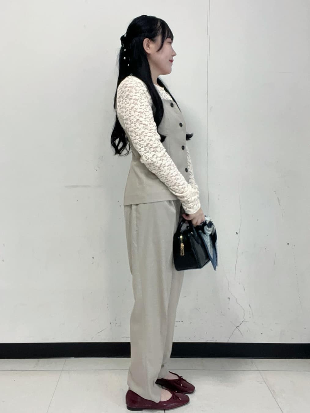 Hitomiさんの「index｜モールレースシアートップス【洗濯機OK】」を使ったコーディネート
