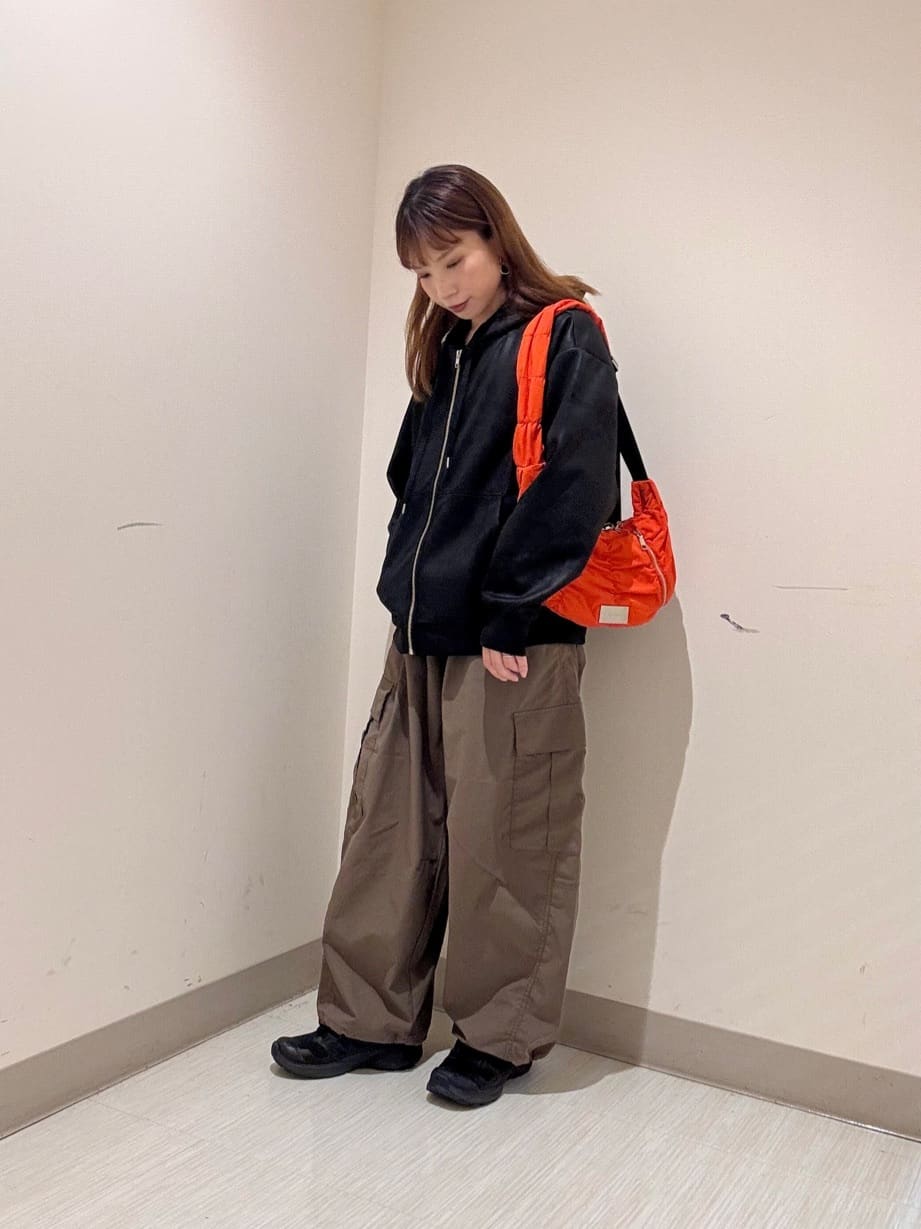 S.A.Oさんの「tk.TAKEO KIKUCHI｜ヴィンテージライクプリント ジップパーカー」を使ったコーディネート