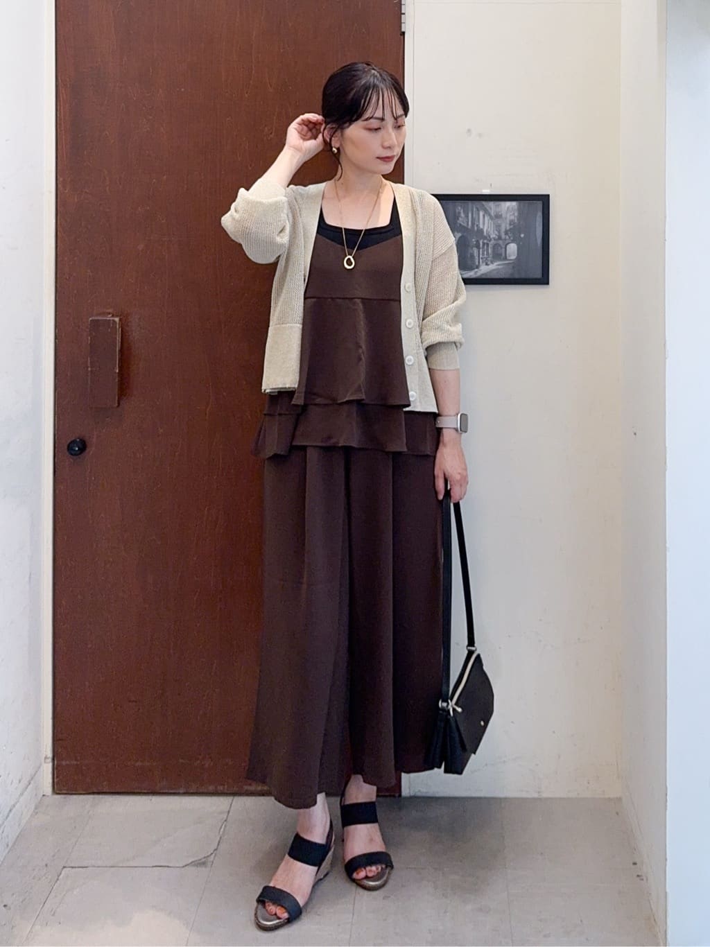 𝐇𝐢𝐫𝐨𝐦𝐢さんの「SHOO･LA･RUE｜キラッと光るラメとスパンコールが印象的 メッシュカーディガン」を使ったコーディネート