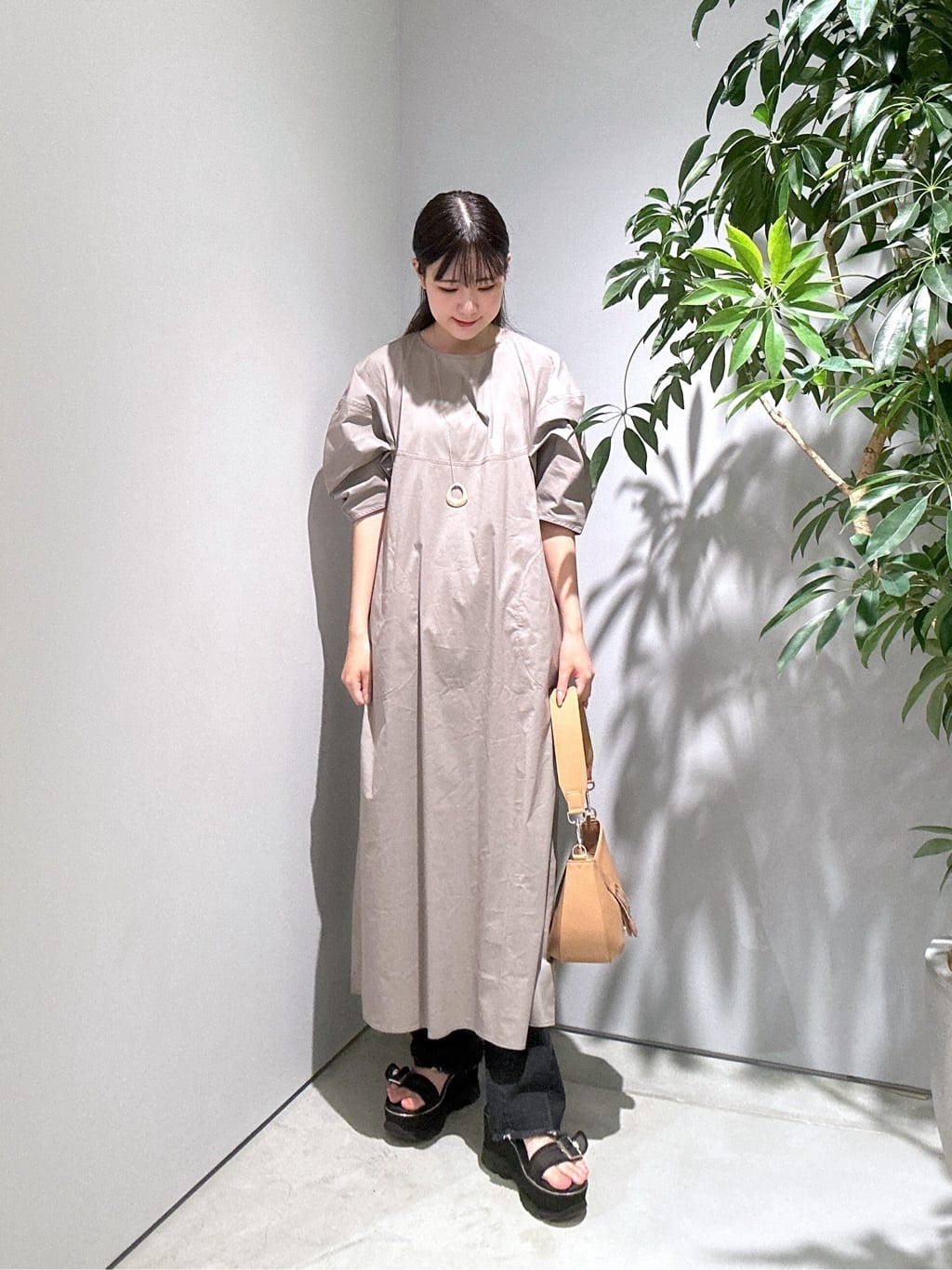 Renoさんの「INDIVI｜フォルムスリーブワンピース」を使ったコーディネート