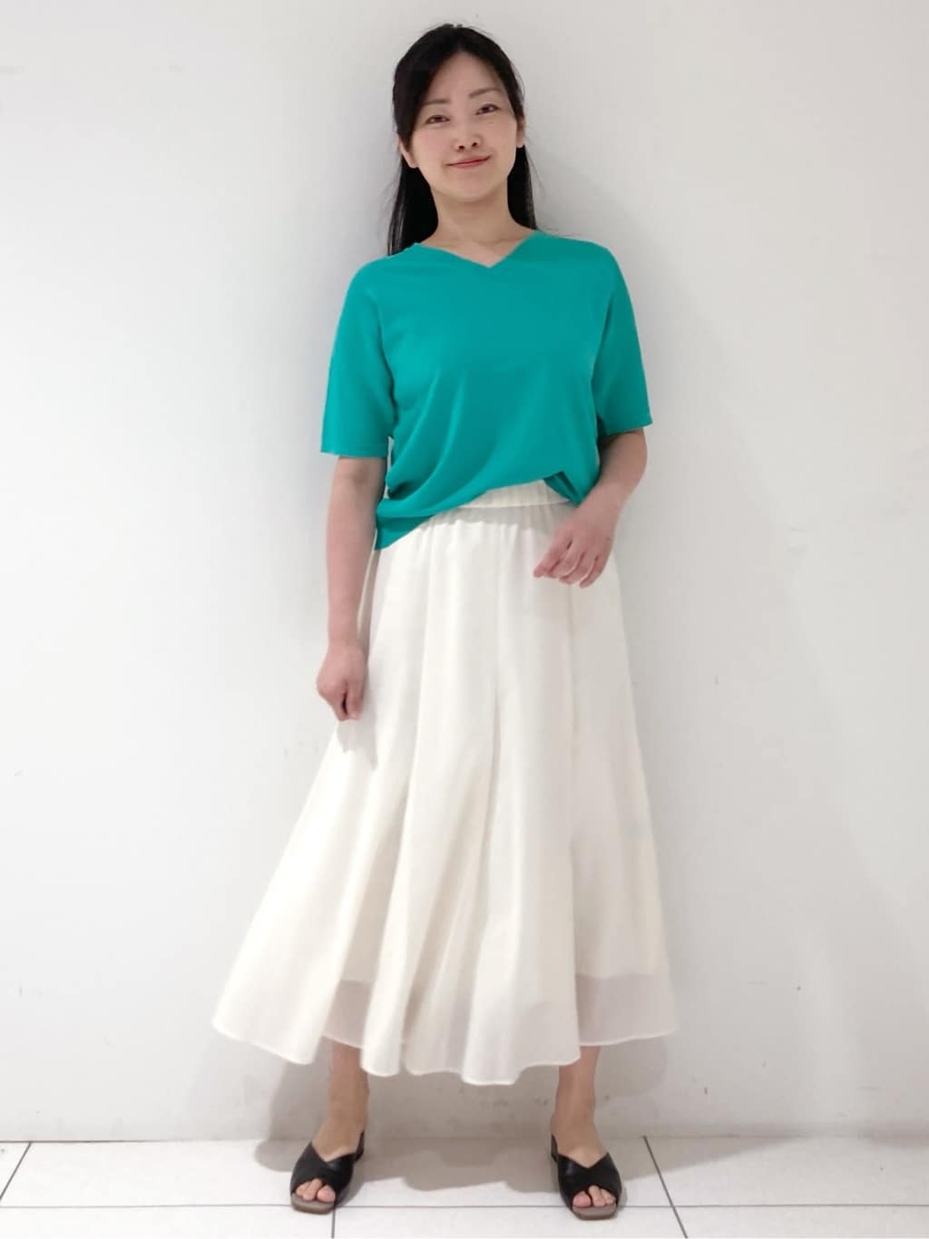momokoさんの「INDIVI｜【定番スーツ／UVケア／洗える】ウール調ノーカラージャケット」を使ったコーディネート