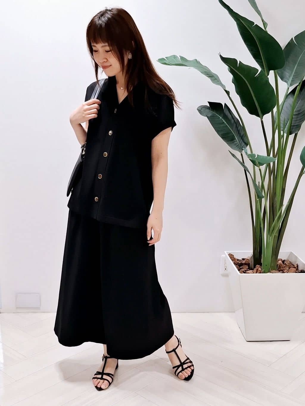 YuKaRiさんの「UNTITLED｜シャイニービーズネックレス」を使ったコーディネート