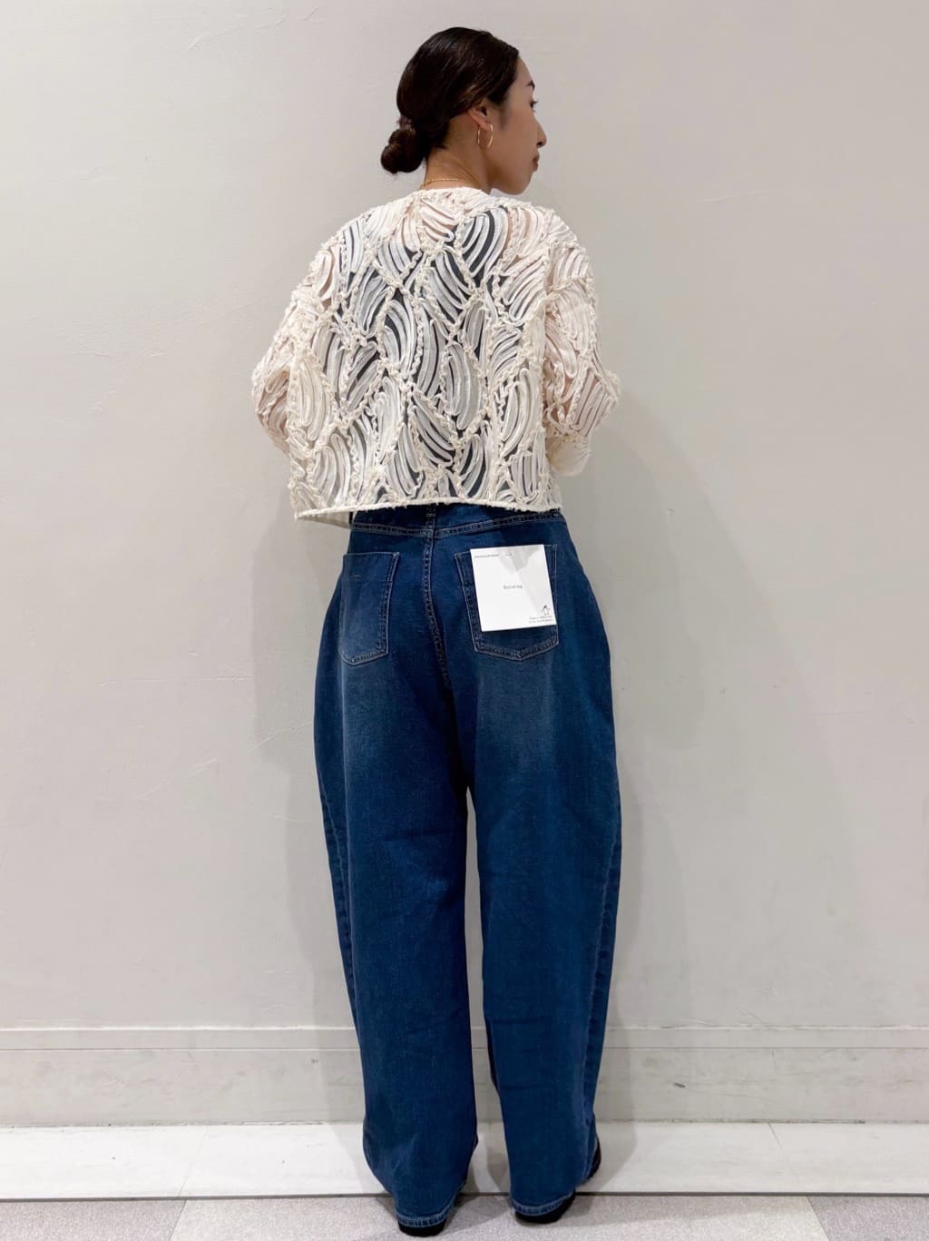 ちえさんの「OPAQUE.CLIP｜シアー刺繍レース前開きブラウス【洗濯機洗い可】」を使ったコーディネート