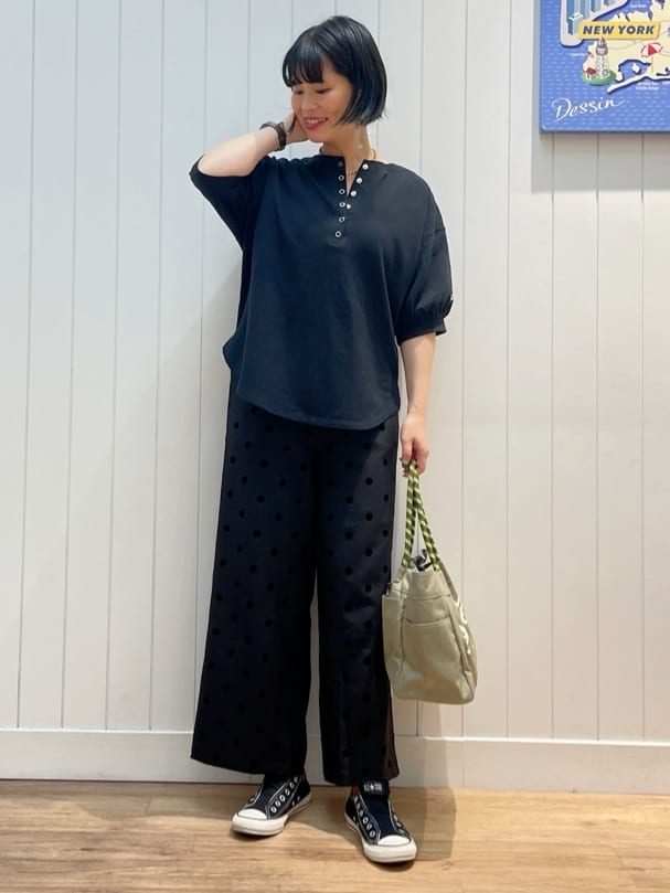 mikaさんの「Dessin｜【360度可愛い/前後2WAY/洗える】ライトコットンヘンリーカットソー」を使ったコーディネート