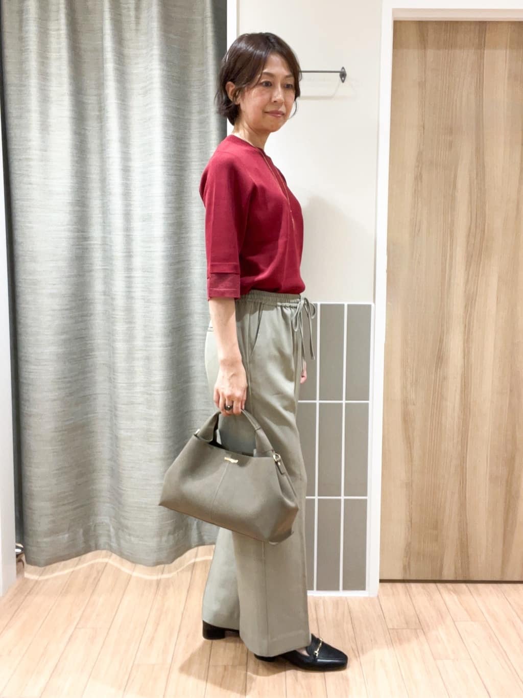 ヨッコさんの「grove｜軽やかに秋先取り　ブルゾン感覚で着られるカーディガン」を使ったコーディネート