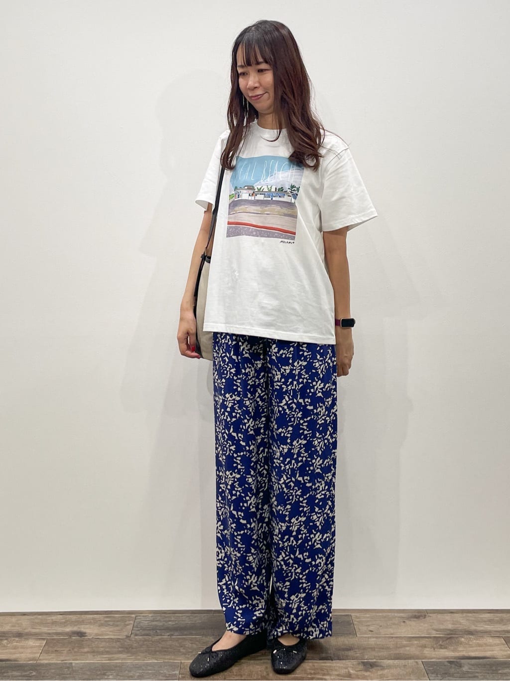Aikoさんの「OPAQUE.CLIP｜風景イラストプリントTシャツ」を使ったコーディネート