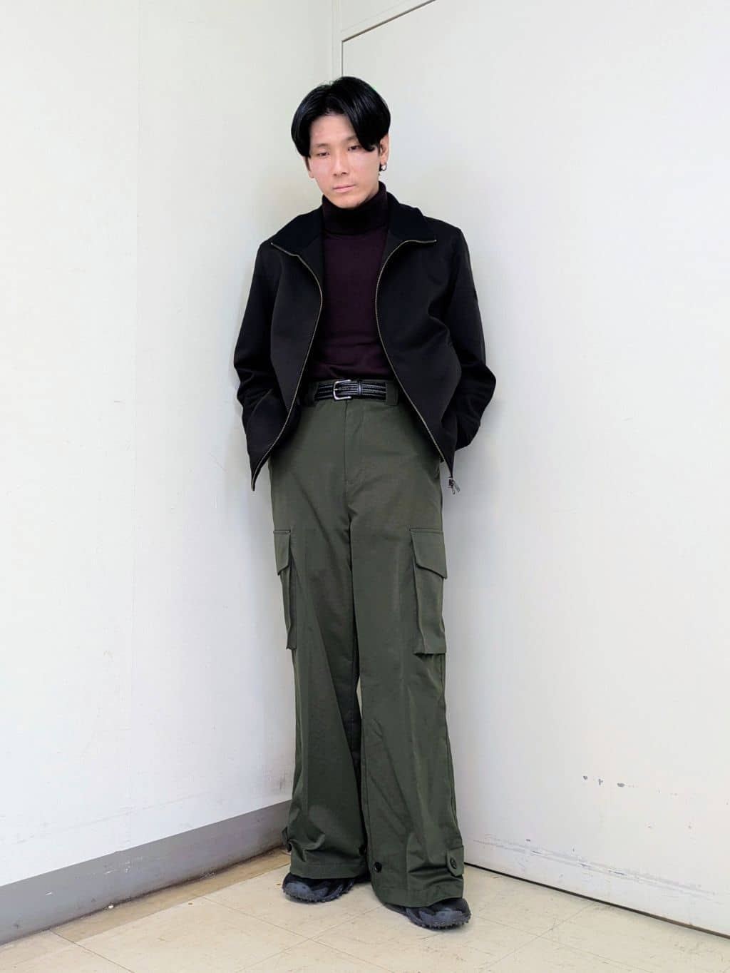 ryoさんの「TAKEO KIKUCHI｜【JUST ONE LAYER】ダウンファブリック ジップアップ リブ ブルゾン」を使ったコーディネート