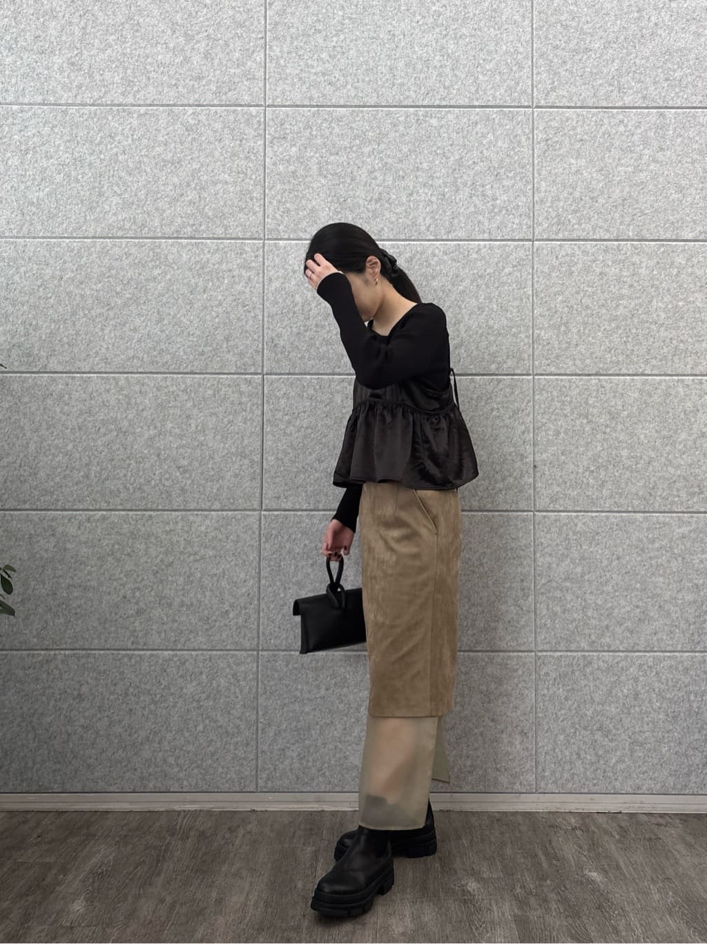 ひなさんの「INDIVI｜スエードライクレイヤースカート」を使ったコーディネート