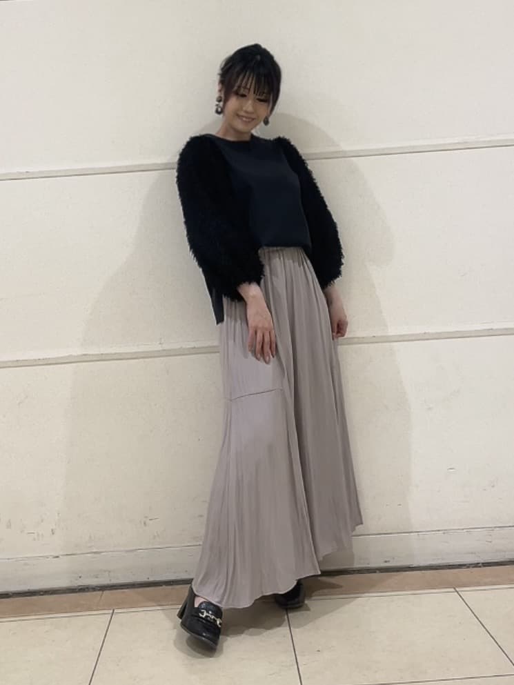 watanabeさんの「UNTITLED｜【丸首/Tシャツ風/短丈】シャギースリーブ ポンチカットソー」を使ったコーディネート