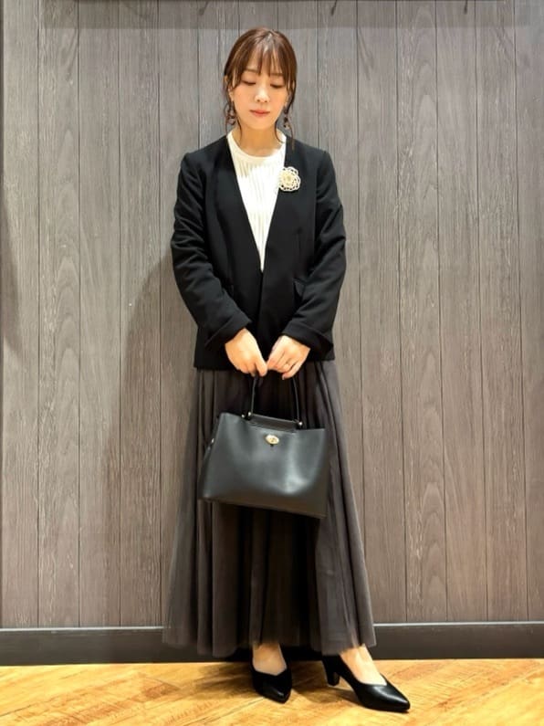 meiさんの「SHOO･LA･RUE｜【セレモニー】パール調コサージュ」を使ったコーディネート