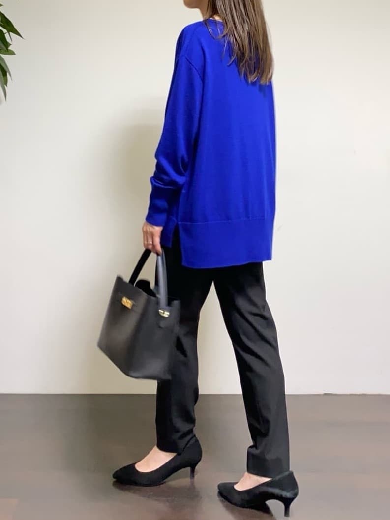 tomoさんの「UNTITLED｜【8色展開/体型カバー】魅せるタイムレスニット」を使ったコーディネート