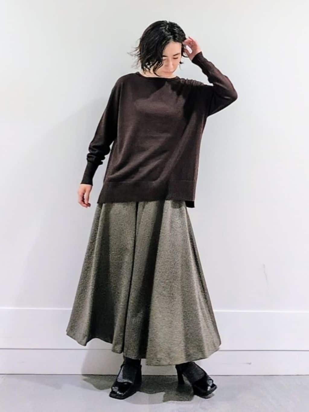 ミズタさんの「UNTITLED｜【8色展開/体型カバー】魅せるタイムレスニット」を使ったコーディネート