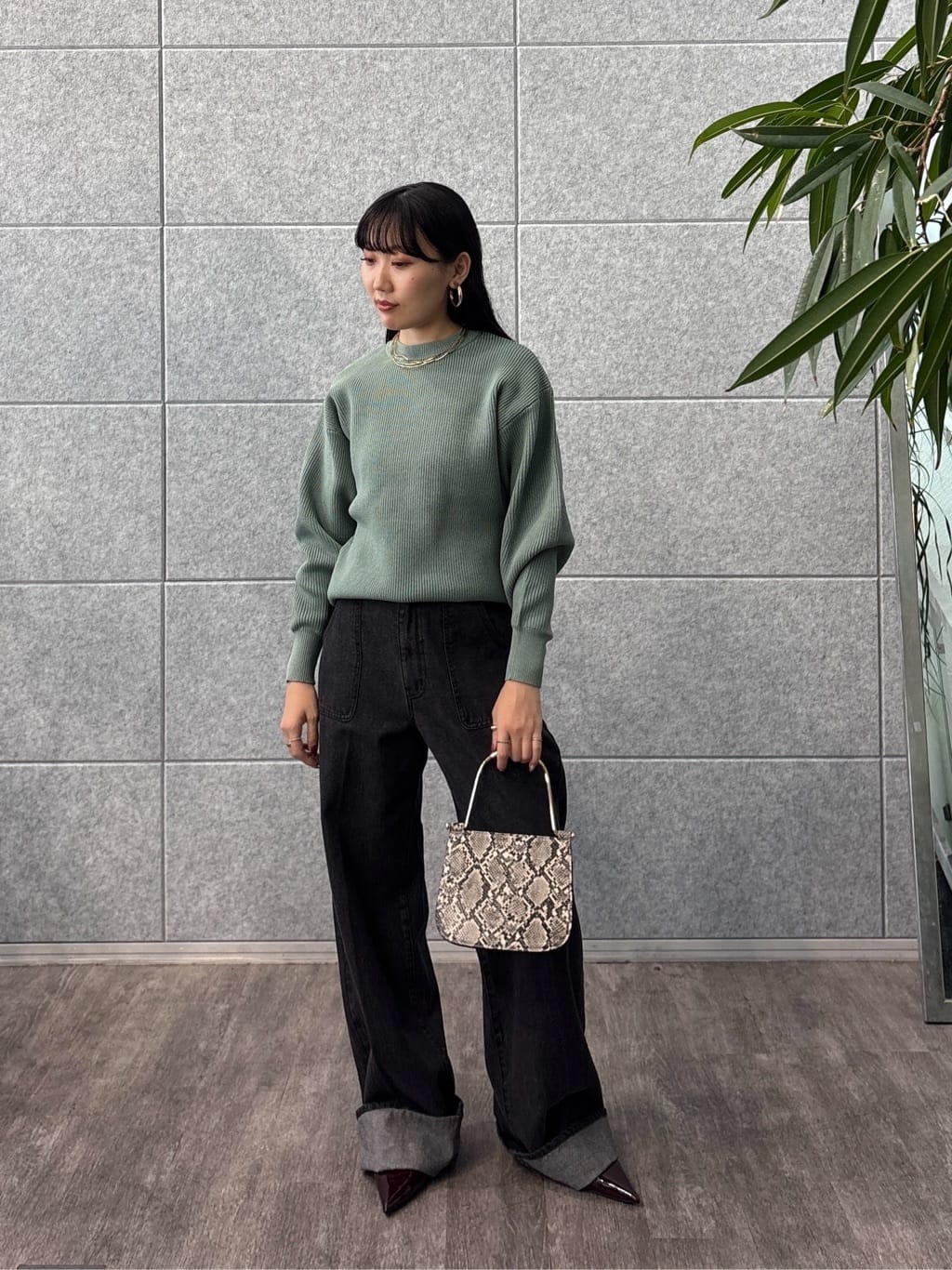 rinaさんの「INDIVI｜ロールアップデニム」を使ったコーディネート
